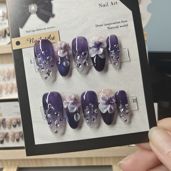 Elegant Purple 3D Floral With Small Diamonds Handmade Press-On Nails - Picture 8 of 12